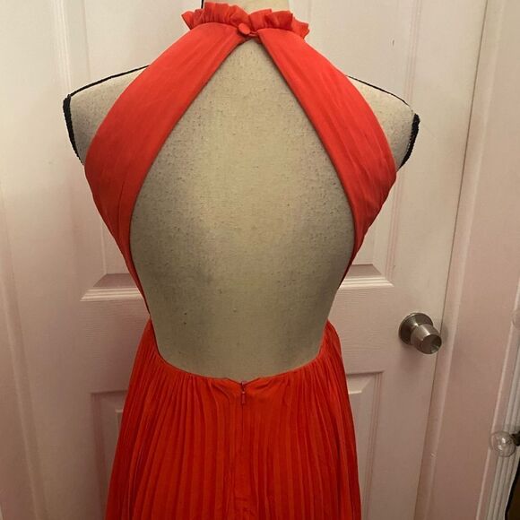Fame and Partners pleated open back maxi dress, size 0 - Picture 8 of 11